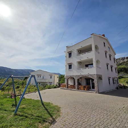 Apartments Leticia I Baška Exterior foto