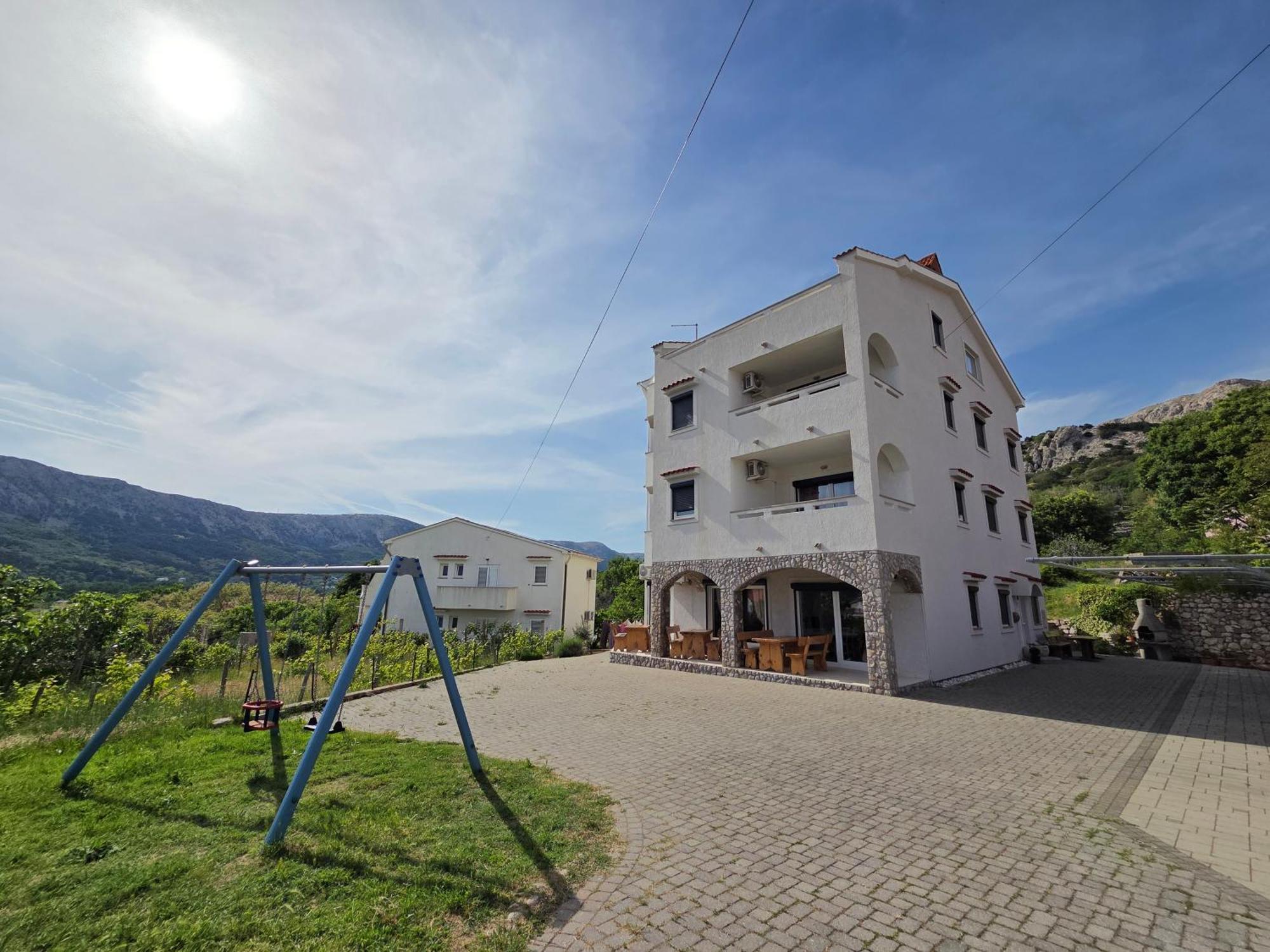 Apartments Leticia I Baška Exterior foto