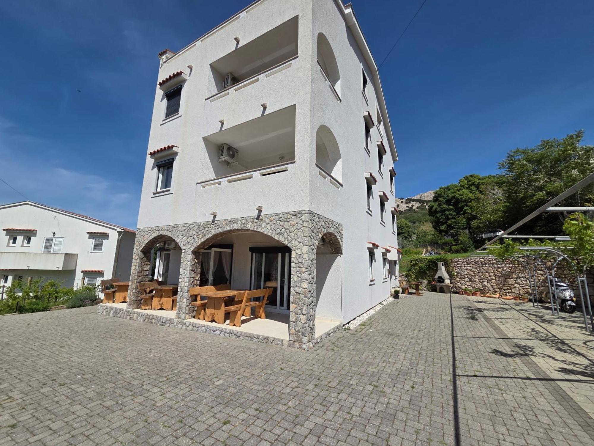 Apartments Leticia I Baška Exterior foto